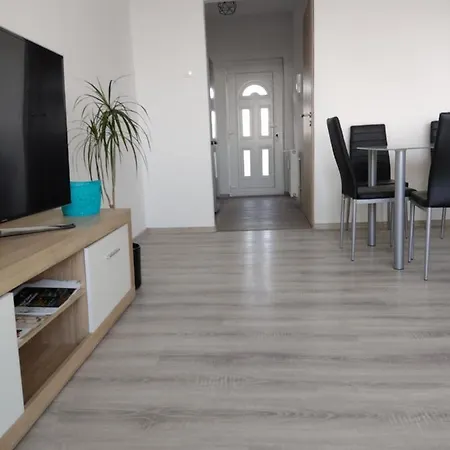 Kilato Apartman Apartment *